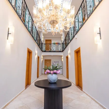 Casa Alloro Hotel 3*