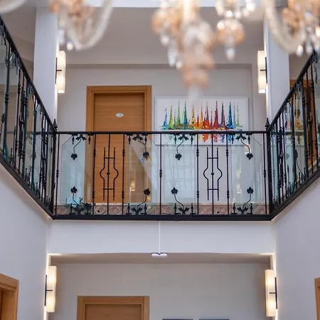 Casa Alloro Hotel 3*