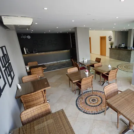 The 48 Hotel 3*